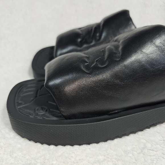 Burberry Leather Slab Knight Slides Leather Black Size 39eu 9us - Picture 3 of 15
